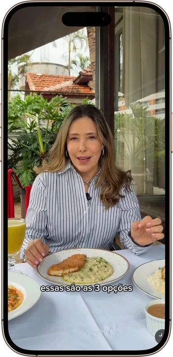 Reel em destaque 1: Andrea em um almoço no restaurante